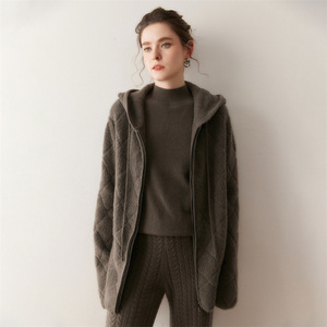 Maglione Cardigan <span class=keywords><strong>con</strong></span> cappuccio in Cashmere <span class=keywords><strong>con</strong></span> cappuccio <span class=keywords><strong>con</strong></span> motivo a rombi <span class=keywords><strong>con</strong></span> ricamo asciugamano da <span class=keywords><strong>donna</strong></span> - Product Image 1