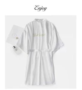 Festa di nozze squadra abito da sposa con lettere nere pigiama raso damigella rosa oro accappatoio ragazze donna giorno fortunato - Product Image 6