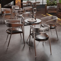 Ensemble table et chaises en fer forgé de style industriel, mobilier commercial personnalisable pour les salons de thé et les bars