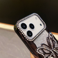 Coque de téléphone souple de luxe léger avec papillon scintillant incrusté de diamants et électroplaquée pour iPhone 11 12 13 14 15 16 17 Pro Max 18 Pro 18 Pro Max
