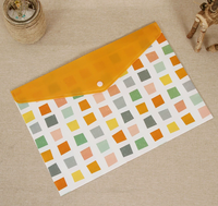 Pochette de classement transparente en plastique PP imprimée de dessins animés en PVC avec bouton-pression