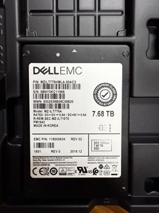 7.68T SAS SSD PM1643 005053160 118000634 12Gbps MZILT7T6HMLA-00AC3 ที่เก็บข้อมูลความจุสูง พื้นที่จัดเก็บข้อมูล 7.68TB สำหรับการจัดเก็บข้อมูลขนาดใหญ่ - Product Image 2