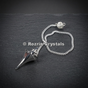 Messing-Pendel mit spitz zulaufendem, geschnitztem Liebesmotiv von Rozrin Crystals (Modell Br-metl-10) - Product Image 2