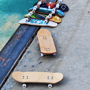 ขายส่งฟิงเกอร์บอร์ดไม้เมเปิ้ลขนาด 34 มม. แบบมืออาชีพ ของเล่นสเก็ตบอร์ดนิ้วมือ ของขวัญส่งเสริมการขาย - Product Image 3