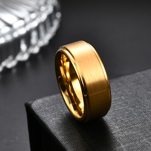Anillo de Carburo de Tungsteno de 8mm, Dorado, para Hombre, Anillo de Boda con Acabado Cepillado, Joyería para Uso Diario - Product Image 4