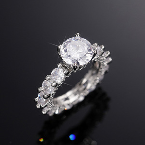 Anello con design a quattro punte, stile elegante, per donna - Product Image 1