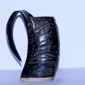 Mug à boire en corne naturelle, fait main, en corne de buffle, design classique, anti-fuite, compatible lave-vaisselle et micro-ondes, pour les fêtes - Product Image 1