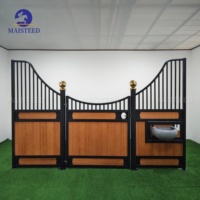 Box de Luxe pour Chevaux de Style Européen, Systèmes Modulaires de Stalles en Acier Galvanisé sur Mesure pour Centres Équestres d'Élite