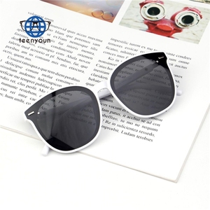 <span class=keywords><strong>Gafas</strong></span> <span class=keywords><strong>de</strong></span> <span class=keywords><strong>Sol</strong></span> Cuadradas Clásicas para Niños Teenyoun, <span class=keywords><strong>Gafas</strong></span> <span class=keywords><strong>de</strong></span> <span class=keywords><strong>Sol</strong></span> con Marco Grande, <span class=keywords><strong>Gafas</strong></span> <span class=keywords><strong>de</strong></span> <span class=keywords><strong>Sol</strong></span> <span class=keywords><strong>de</strong></span> Ojo <span class=keywords><strong>de</strong></span> Gato para Niños, Venta al por Mayor - Product Image 3
