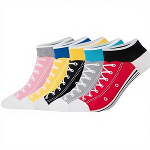 Chaussettes de cheville fantaisie en coton 100% pour femmes et hommes, motif dessin animé, style décontracté, ressemblant à des chaussures - Product Image 4