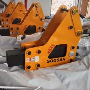 Soosan เครื่องตัดไฮดรอลิกแบบ SB43 1ตัวเครื่องหลักพร้อมคุณสมบัติมาตรฐานรับประกันหนึ่งปี - Product Image 1