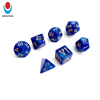 Ensemble de 7 dés D&D en acrylique vert nacré avec chiffres romains, icônes uniques, multicolores pour les composants de jeux de rôle Dungeons & Dragons