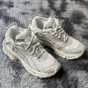 Zapatos Deportivos de Lujo con Suela Suave y Tejido de Malla Original para Correr y Caminar - Product Image 3