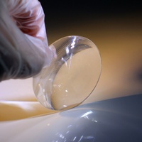 Lentille Fresnel linéaire solaire de grande taille en plastique PMMA personnalisée VY pour concentrateur solaire