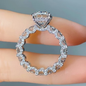 แหวนเพชรทรงคุชชั่นไดมอนด์รับรองโดย IGI ตัวเรือนทองคำแท้ 14k 18k ประดับเพชรแบบ Pave Band ดีไซน์ Double Eternity - Product Image 2