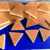 Máquina Cortadora de Pasteles Ultrasónica Automática de Cuatro Ejes para Cortar Pasteles con Formas Complejas