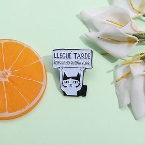 Llegó tarde porque no quería venir "Broche de gato con letra en español-Pin de solapa elegante para ropa y accesorios - Product Image 4