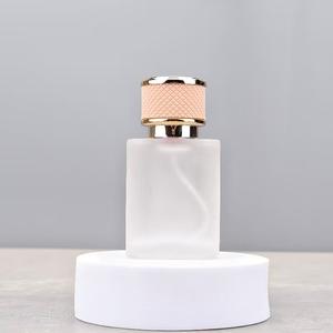 Sprey ile boş şeffaf cam doldurulabilir lüks zarif şık Modern benzersiz tasarım 30ml 50ml 100ml parfüm şişesi - Product Image 6