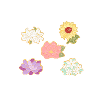 Vente en gros de pin's en émail métallique 3D en relief, thème floral, pin's de revers personnalisés, colorés et mignons, pour cadeaux promotionnels d'entreprise
