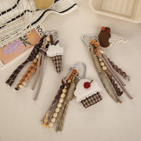 Porte-clés mignon fait main en forme de sac à dessert, pendentif en tissu, perles en bois, pompon, cœur, mousqueton pour sac à dos, clés, cadeau décoratif