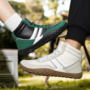 รองเท้าวิ่งกันน้ำระบายอากาศได้ดี ผลิตจากไมโครไฟเบอร์ ดีไซน์สปอร์ตคลาสสิก สำหรับผู้หญิงและผู้ชาย พื้นรองเท้าทำจากยาง - Product Image 4