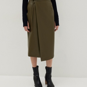 Jupe crayon mi-longue en cuir PU fabriquée en usine pour femmes - Product Image 2