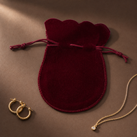 Pochette à bijoux en velours personnalisée avec cordon de serrage, disponible en neuf couleurs, pour l'emballage de cadeaux de bijoux avec impression de logo