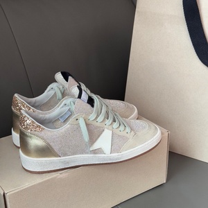 Zapatos Retro Dirty Shoes, Nuevos Zapatos Deportivos Planos de Cuero con Estrellas para Mujer y Hombre, Plantilla para Aumentar la Altura, Estrella de Cinco Puntas - Product Image 1