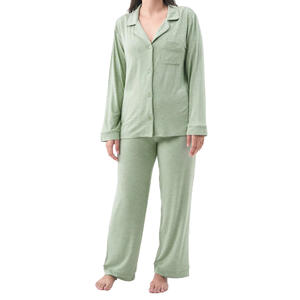 Conjunto de pijama de punto elegante para mujer en color sólido con diseño de ajuste relajado ideal para descansar y dormir con una comodidad superior - Product Image 2