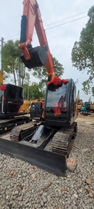 Vente en gros d'excavatrice hydraulique sur chenilles Hitachi ZX70 de 7 tonnes, importée du Japon, d'occasion, certifiée CE, avec brise-roche - Product Image 4
