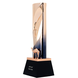 ถ้วยรางวัลกีฬาอูฐสไตล์อาหรับ ดีไซน์ใหม่ คุณภาพสูง สลักโลโก้ตามสั่ง ของที่ระลึกงานฝีมือโลหะ - Product Image 2