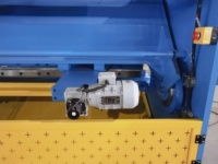 Machine à découper de type oscillant CNCColgar, dispositif de réglage manuel de l'écartement des lames, système CNC en option