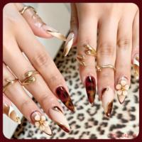 Faux Ongles Réutilisables Personnalisés en Gros, Motif Fleur 3D, Longs Stiletto, Effet Écaille de Tortue avec Ligne Dorée, pour Salons de Manucure