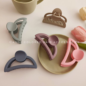 Pinzas para el cabello de color crema, dulces y versátiles, accesorios para el cabello de estilo coreano a la moda para mujeres jóvenes, perfectas para llamar la atención. - Product Image 5