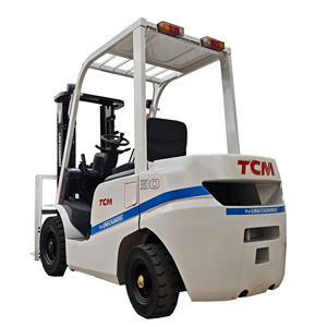 Chariot élévateur TCM d'occasion de 3 tonnes, fabrication japonaise, modèle FD30, diesel, avec déplaceur latéral hydraulique, pneus pleins, haute qualité et prix abordable - Product Image 1