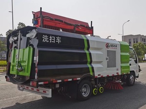 Camión de Descontaminación de Suelos Pesados ISUZU 6M3 para Muelles y Almacenes, Vehículo de Extracción de Sedimentos y Lavado para Caminos de Acceso a Minas - Product Image 3