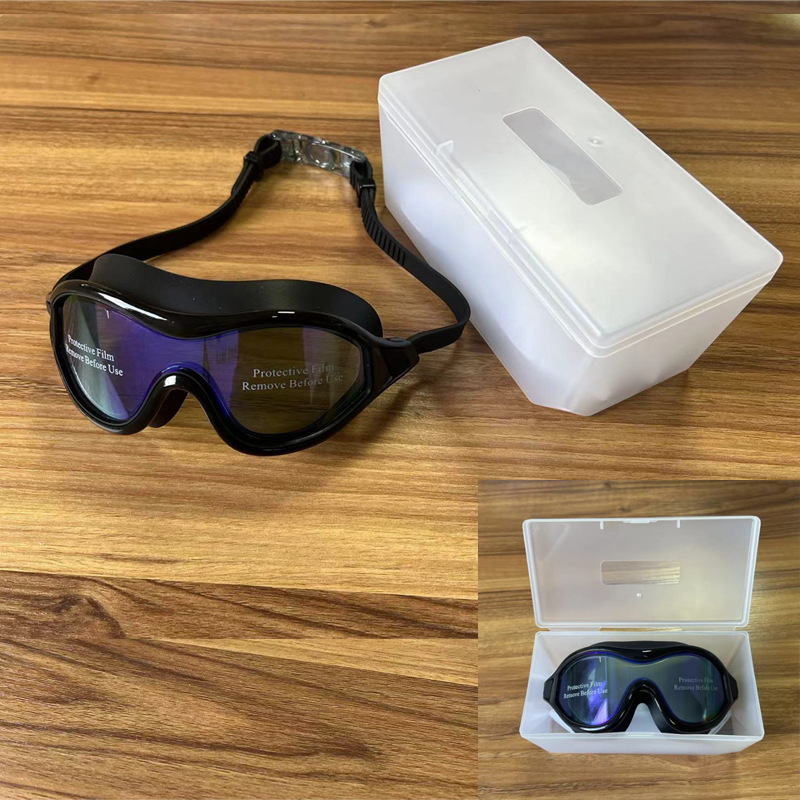 Noir avec placage bleu