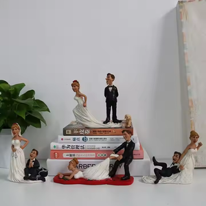 Artesanías de resina para recuerdo figuritas de pareja de boda personalizadas estatua de amantes del humor escultura de novia y novio para decoración mariage - Product Image 6