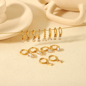 Boucles d'oreilles pendantes en acier inoxydable plaqué or 18 carats PVD avec breloques en zircon |   Designs géométriques floraux |   Hypoallergénique, tendance, pour femmes - Product Image 4