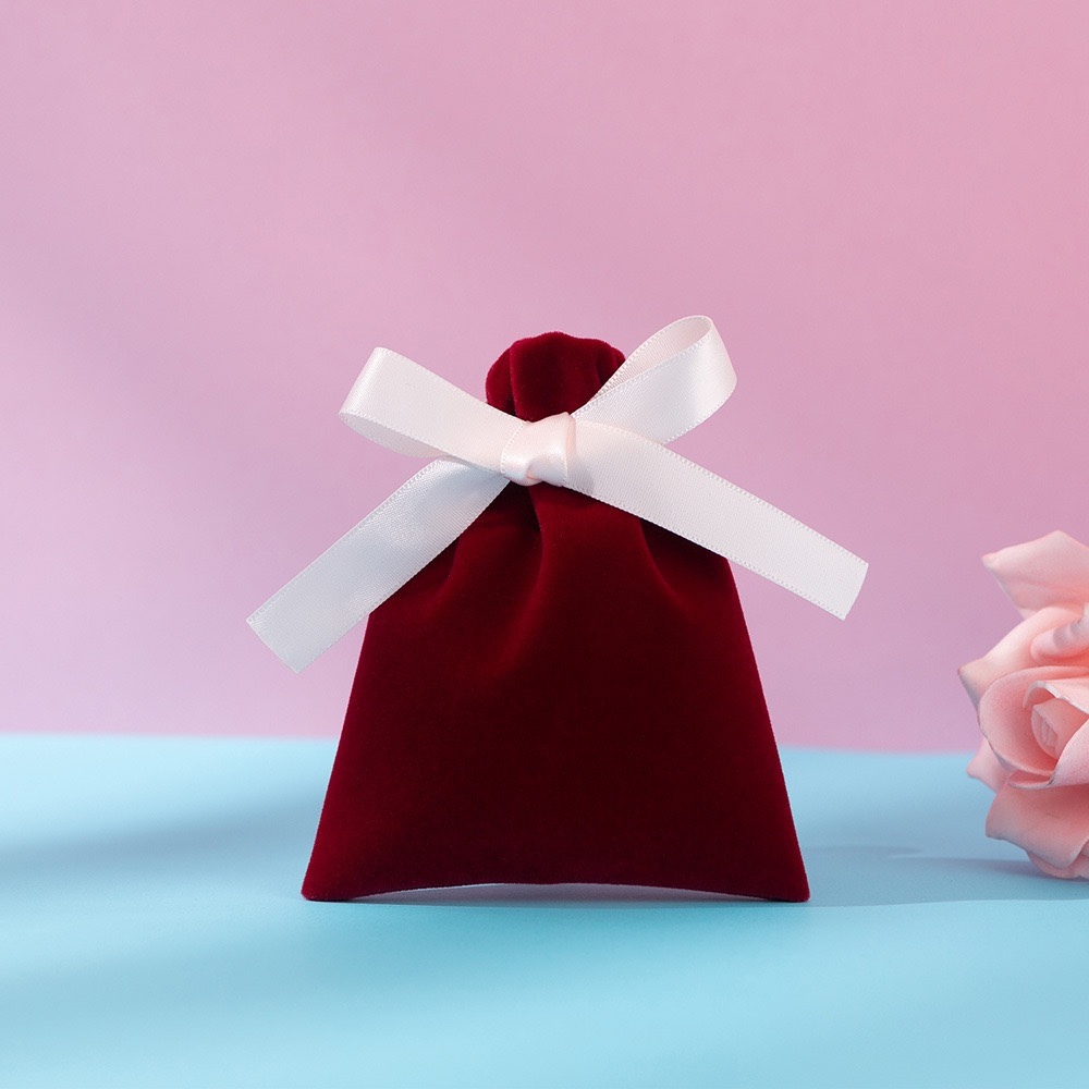Ruban blanc bordeaux