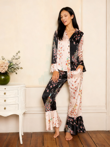 Pyjama en satin pour femmes avec poignets épais, rose, contraste de couleurs paon et roses, design color block, haute qualité - Product Image 1