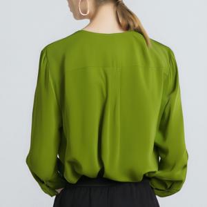Respirant col en v soie crêpe <span class=keywords><strong>Blouse</strong></span> vert blanc passepoil poches poitrine Style décontracté tissé été printemps solide motif Simple - Product Image 2