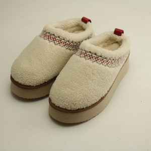 Pantoufles <span class=keywords><strong>en</strong></span> fourrure <span class=keywords><strong>de</strong></span> <span class=keywords><strong>mouton</strong></span> véritable - Product Image 1
