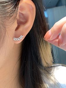 Xinfly Wholesale 18K Gold <b>Wing</b>-Shaped Diamond Stud <b>Earrings</b> 0.36ct Baguette and Round Diamonds <b>Wing</b> Shape Design - Product Image 2