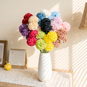 Bouquet de fleurs artificielles à trois têtes, sans feuilles, boule porte-bonheur, couleurs mélangées, en plastique et tissu, pour décoration de mariage - Product Image 1