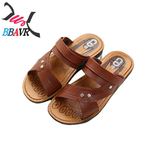 Soldes Exceptionnelles Afrique : Sandales et Claquettes d'Été en Cuir pour Hommes à Bout Ouvert – Déstockage à Prix Imbattable - Product Image 1
