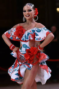 Vestido de Baile Latino Vennystyle, Personalizado con Pedrería Floral, Rojo, de una Pieza, Spandex/Algodón, Hecho a Medida para Competencia y Actuación de Salón - Product Image 3