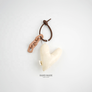 Nuevo Colgante de Algodón Relleno Sencillo con Diseño de Corazón, Accesorio para Bolsos y Llavero de Diseño Exclusivo para Mujer - Product Image 6