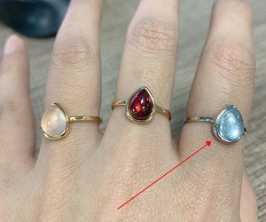 Amour et La Beauté Naturelle solitaire en argent sterling avec pierres précieuses or poire goutte bleu topaze bague - Product Image 6