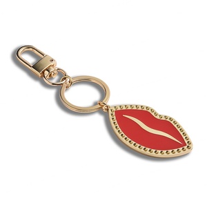 Llavero de Moda con Diseño Especial de Labios Rojos Sexys, Llavero con Iniciales para Chicas, Venta al Por Mayor - Product Image 2